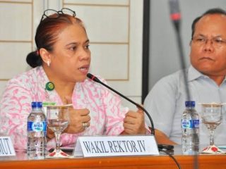 Prof Ningrum Sirait saat menjabat WR IV USU. (dok)