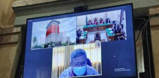 Sidang perdana Bupati Labuhan Batu Utara (Labura) nonaktif, Kharruddin Syah alias Buyung digelar dengan agenda pembacaan dakwaan di Pengadilan Negeri (PN) Medan, Senin (1/2/2021).