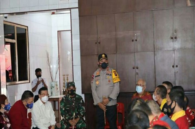 Menjelang perayaan Tahun Baru Imlek 2572, Kapolda Sumatera Utara Irjen Pol Martuani Sormin meminta umat Tionghoa tetap terapkan protokol kesehatan secara ketat.