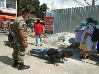 Tim Monitoring Satgas Covid-19 Sumatera Utara (Sumut) menggelar razia protokol kesehatan (Prokes)