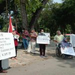 Belasan warga Karya Ujung Helvetia, Deli Serdang yang hendak digusur oleh pihak PTPN II mendatangi Gubernur Sumatera Utara (Sumut), Edy Rahmayadi