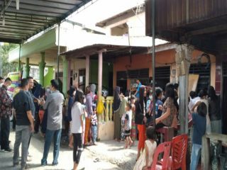 Jenazah Feri Saut Simanjuntak korban penembakan telah tiba di rumah duka setelah diterbangkan melalui Bandara Soekarno Hatta, Tangerang Banten, dan tiba di Bandara Kualanamu, Deliserdang, Jumat (26/2/2021) pagi tadi