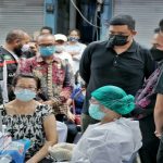 Walikota Medan, Bobby Afif Nasution meninjau pelaksanaan vaksinasi yang tersebar di 4 titik wilayah Kota Medan, Sabtu (27/2/2021).