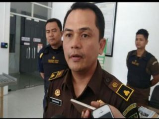 Sekretaris Daerah (Sekda) Kabupaten Samosir ditetapkan menjadi tersangka terkait kasus dugaan penyalahgunaan dana bantuan sosial (bansos) Covid-19