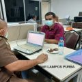 Tiga orang tersangka kasus dugaan korupsi pengerjaan proyek peningkatan Jalan Parbotihan- Pulogidang- Temba tahun anggaran 2016 ditahan Kejaksaan Tinggi Sumatera Utara (Sumut), Kamis (4/3/2021).