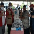 Ketua DPRD Sumatera Utara (Sumut), Baskami Ginting menggelar bakti sosial berupa pemberian masker dan pemeriksaan gratis di Desa Batukarang, Kecamatan Payung, Kabupaten Karo, Minggu (07/03/2021).