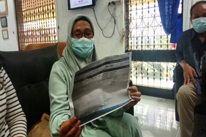 Ezzy Herzia (56), warga Jalan Imam Nomor 56, Kelurahan Tanjung Gusta, Kecamatan Medan Helvetia mendatangi Ombudsman RI Perwakilan Sumut untuk mengadukan tagihan air PDAM Tirtanadi miliknya yang melonjak hingga 8 kali lipat.