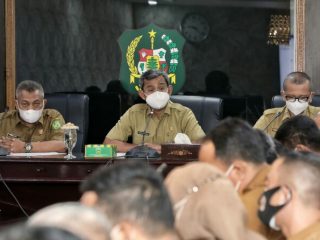 Pihak kecamatan berkolaborasi dalam penanganan kebersihan dan permasalahannya.