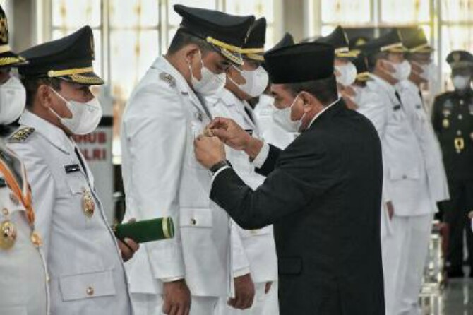Gubernur Sumatera Utara (Sumut), Edy Rahmayadi menyampaikan sejumlah tugas baru untuk Bobby Nasution yang baru saja dilantik menjadi Walikota Medan.