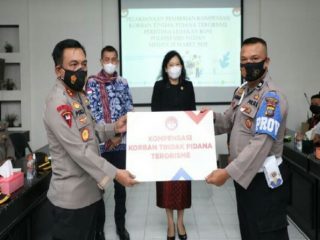Tujuh orang yang menjadi korban dalam peristiwa bom bunuh diri di Mapolrestabes, Jalan HM Said Medan pada tahun 2019 silam, mendapat kompensasi dari Lembaga Perlindungan Saksi dan Korban (LPSK).