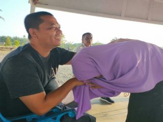Berawal dari melihat postingan media sosial di facebook yang menyatakan seorang santriwati asal Langkat membutuhkan bantuan dan bapak angkat untuk melanjutkan pendidikan ke Timur Tengah, Bupati Langkat Terbit Rencana PA bersama keluarga, langsung memfasilitasi