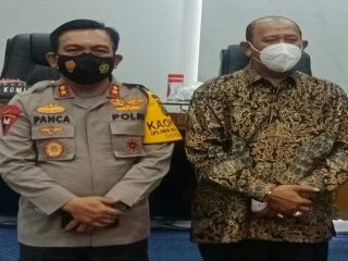 Kapoldasu berfoto bersama dengan Wakil Bupati Langkat, Syah Affandin