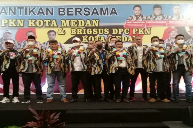 DPC Pemuda Karya Nasional (PKN) dan Brigade Khusus PKN Kota Medan dilantik di Tiara Convention Center, Sabtu (27/3/2021).