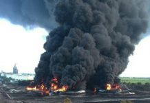 Kebakaran kilang minyak Pertamina RU VI Balongan, Indramayu, Jawa Barat, sejak Senin (29/3/2021)