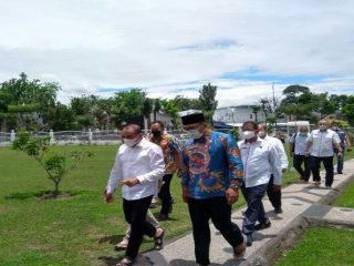 Gubernur Jawa Barat, Ridwan Kamil mengklarifikasi pertemuannya dengan Gubernur Sumatera Utara (Sumut) Edy Rahmayadi