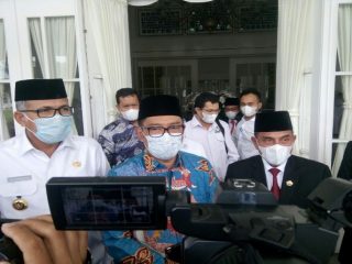 Gubernur Jawa Barat, Ridwan Kamil masuk dalam salah satu tokoh yang difavoritkan menjadi Calon Presiden RI berdasarkan hasil survei Indikator Politik Indonesia
