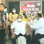 Bupati Langkat, Terbit Rencana PA yang melaksanakan vaksin tahap II di Jentera Malay Rumah Dinas Bupati Langkat, Kamis (1/4/2021).