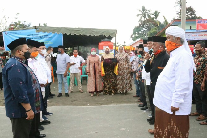 Anggota Komisi XI DPR RI, Gus Irawan Pasaribu didampingi Bupati Tapanuli Selatan (Tapsel) melaksanakan reses ke Kelurahan Arse Nauli, Kecamatan Arse, Minggu (7/3/2021) sore.