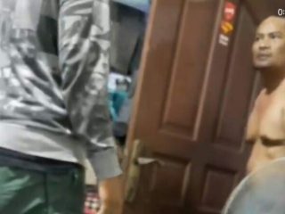 Seorang Ayah bertato di Kecamatan Medan Barat viral di media sosial Instagram karena hendak membunuh seorang putrinya.