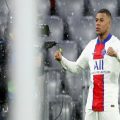 Juara bertahan Bayern Munich dipermalukan Paris Saint-Germain dengan skor 2-3 pada laga leg pertama perempatfinal Liga Champions 2020-21.
