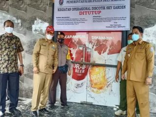 Lokasi hiburan malam Sky Garden di Dusun Tanjung Lama, Desa Namorambe Julu, Kecamatan Kutalimbaru, disegel oleh Pemerintah Kabupaten (Pemkab) Deliserdang, Jumat (9/4/2021).