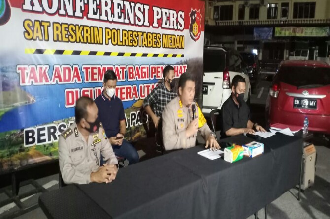 Pihak kepolisian telah menahan 10 orang anggota Forum Umat Islam ( FUI ) Medan terkait kasus dugaan pembubaran paksa pertunjukan kuda kepang di Jalan Merpati, Kelurahan Sei Kambing B, Kecamatan Medan Sunggal, Jumat (2/4/2021).