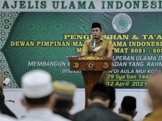 Pemko Medan mengajak MUI Kota Medan berkolaborasi memberdayakan dan meningkatkan perekonomian umat melalui masjid mandiri.