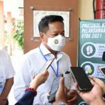 Rektor USU, Muryanto Amin usai meninjau pelaksanaan UTBK-SBMPTN 2021 mengatakan bahwa ujian dilaksanakan dalam dua gelombang