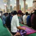 Masjid Raya Al- Mashun Senin (12/4/2021) malam menggelar Salat Tarawih pertama di Ramadan 1442 Hijriah setelah Kementerian Agama (Kemenag) menetapkan awal puasa dimulai Selasa besok.