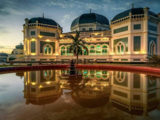 Pembagian bubur pedas yang merupakan tradisi buka puasa di Masjid Raya Al- Mashun Medan, kembali ditiadakan.