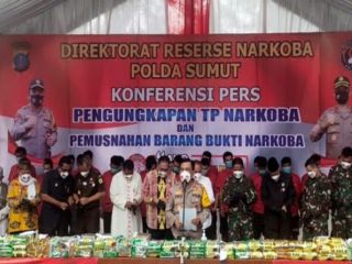 Polda Sumut musnahkan sabu seberat 205 Kg, 23 butir ekstasi dan 5 Kg ganja.