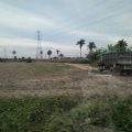 Puluhan truk mengangkut tanah terlihat hilir mudik di Jalan Rambutan, Desa Bangun Rejo, Tanjung Morawa, Deliserdang, Sabtu (17/4/2021).