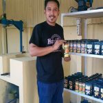 Pelaku usaha kecil menengah (UKM) UD Sinar Baru di Limapuluh, Kabupaten Batubara, Sumatera Utara (Sumut) mengolah kunyit asam dan bandrek jahe menjadi minuman herbal bermerk "Joeli" kemasan botol 200 ml.