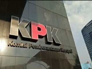 Penyidik Komisi Pemberantasan Korupsi (KPK) AKP SR diamankan Propam dan KPK karena diduga memeras Wali Kota Tanjungbalai M Syahrial.