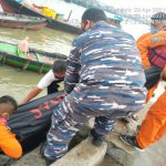 Jenazah Fuja Sugito (27), seorang anak buah kapal (ABK) yang hilang diperairan PT Inalum berhasil ditemukan, Jumat (23/4/2021) sekitar pukul 07.30 WIB.