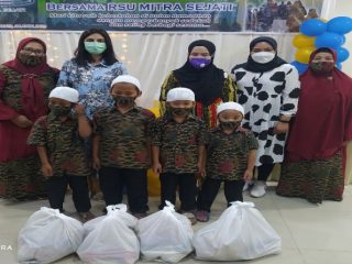 RS Mitra Sejati berbagi kasih dengan 175 orang anak yatim piatu dan duafa di Lantai IV Aula Gedung, Jalan AH Nasution, Sabtu (24/4/2021).