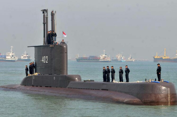 Kepala Staf TNI Angkatan Laut (KSAL) Laksamana Yudo Margono menyampaikan, kapal selam KRI Nanggala-402 berhasil ditemukan di kedalaman laut 838 meter oleh Remotely Operated Vehicle (ROV) milik Singapura.
