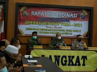 Polres Langkat menggelar rapat koordinasi lintas sektoral Oprasi Ketupat Toba 2021 di Aula Wirasatya Polres Langkat, Senin (26/4/2021).