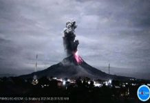 Gunung Sinabung di Kabupaten Karo, Sumatera Utara erupsi sebanyak dua kali pada Rabu (28/4/2021) dini hari.