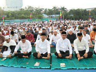 Pemerintah Kota (Pemko) Medan kembali meniadakan pelaksanaan Salat Idul Fitri 1442 H di Lapangan Merdeka. Hal ini dilakukan untuk mencegah penyebaran Covid-19.