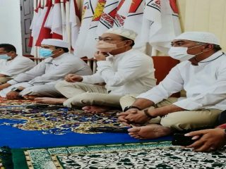 Gus Irawan Pasaribu mengadakan Buka puasa bersama di Kantor Dewan Pimpinan Daerah (DPD) Partai Gerindra dan di hadiri oleh Al ustadz Abu Hasan Al Asy’ari yang juga seorang da’i dan ketua organisasi Mimbar Batu Bara.