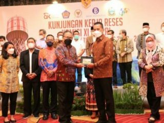 Anggota Komisi XI DPR RI dari dapil 2 Sumut Gus Irawan Pasaribu mengikuti kunjungan kerja Komisi XI ke Pemprvosu untuk mengetahui berbagai kebijakan telah ditempuh oleh Pemerintah Provinsi (Pemprov) Sumatera Utara (Sumut) dalam mempercepat pemulihan ekonomi.