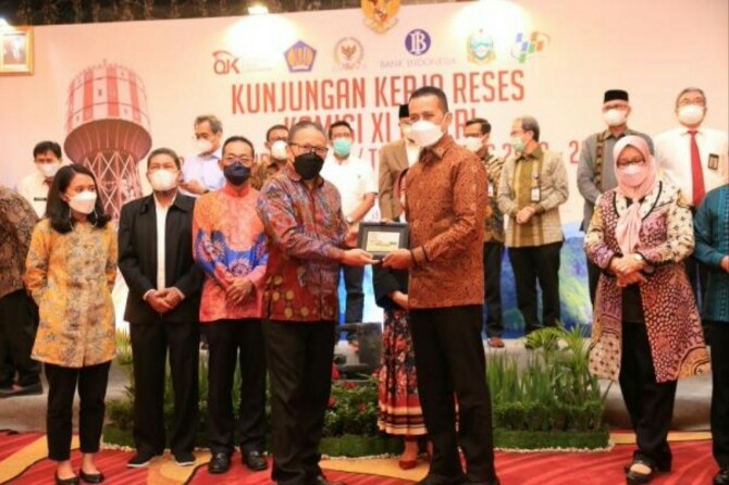 Anggota Komisi XI DPR RI dari dapil 2 Sumut Gus Irawan Pasaribu mengikuti kunjungan kerja Komisi XI ke Pemprvosu untuk mengetahui berbagai kebijakan telah ditempuh oleh Pemerintah Provinsi (Pemprov) Sumatera Utara (Sumut) dalam mempercepat pemulihan ekonomi.