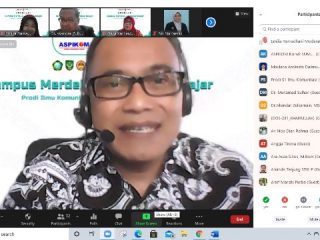 Ketum Aspikom Pusat Dr Muhammad Sulhan saat memberikan sambutan dalam webinar MBKM Aspikom Korwil Sumut, Kamis (1//4/2021)