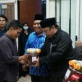 Program Studi Ilmu Komunikasi Fakultas Ilmu Sosial Universitas Islam Negeri Sumatera Utara menggelar kegiatan peduli dengan menyantuni para yatim piatu dan cleaning service, di kampus Jalan Williem Iskandar Medan Estate, Sabtu (1/5/2021).
