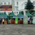 Jelang Hari Raya Idul Fitri 1442 H, Dinas Perdagangan dan Perindustrian (Disperindag) Sumut menggelar pasar murah di halaman Kantor Gubenur, Jalan Pangeran Diponegoro Medan