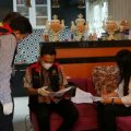 Mantan Bendahara Puskesmas Glugur Darat, EW, 35, resmi menjadi tahanan Kejaksaan Negeri Medan, Jumat (7/5/2021).