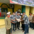 DPD Barisan Pemuda Nusantara (Bapera) Kabupaten Deli Serdang melaksanakan Kegiatan Bakti Sosial (Baksos) dengan membagikan paket sembako ke ratusan anak yatim dan kaum duafa di Masjid Raya Sultan Basyaruddin, Desa Rantau Panjang, Kecamatan Pantai Labu, Kabupaten Deliserdang, Senin (10/5/2021).