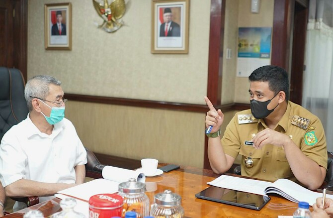 Pemko Medan duduk bersama dengan Balai Wilayah Sungai (BWS) Sumatera II bahas penangan banjir di sejumlah titik di Kota Medan di Ruang Khusus Walikota Medan, Senin(17/5/2021).
