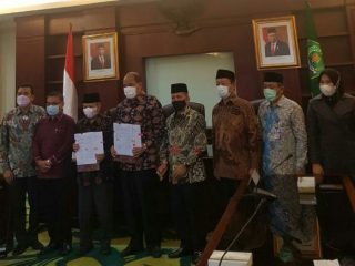 Pemerintah Kota Tebing Tinggi resmi menghibahkan gedung kampus senilai Rp16 miliar kepada Kementerian Agama, UIN Sumatera Utara (UINSU).
